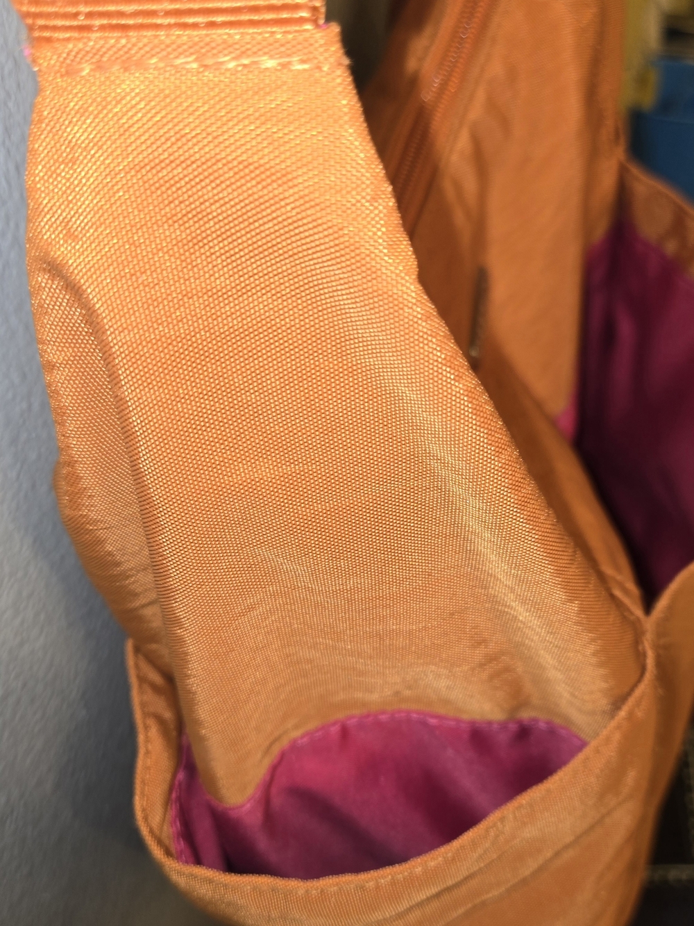 Baggallini Bright Orange Crossbody Shoulder Bag - Picture 6 of 13